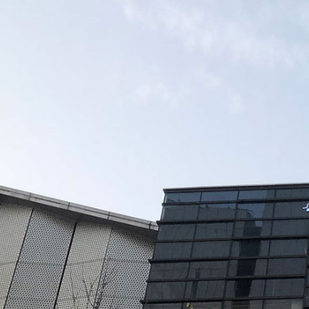 电脑休闲区桌椅设计：提供舒适与娱乐的休闲空间
